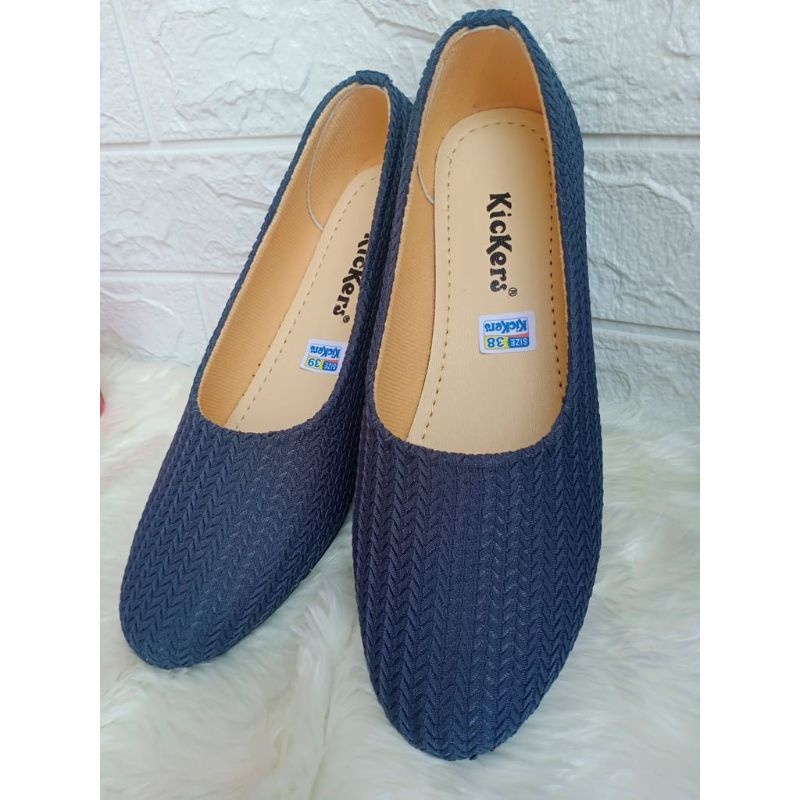 Sepatu Wanita Slip On