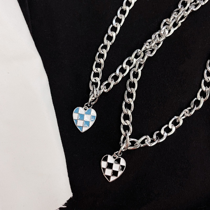 In selebriti Internet papan catur grid cinta kalung Korea hitam dan putih biru dan putih liontin kal