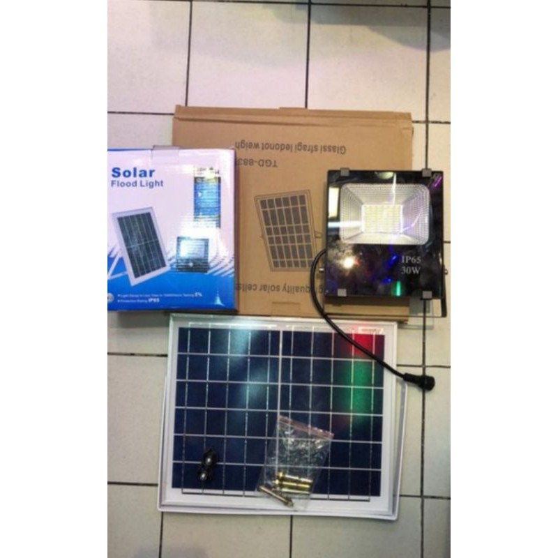 Lampu sorot solar led 30w 30 watt led sorot panel surya matahari solar