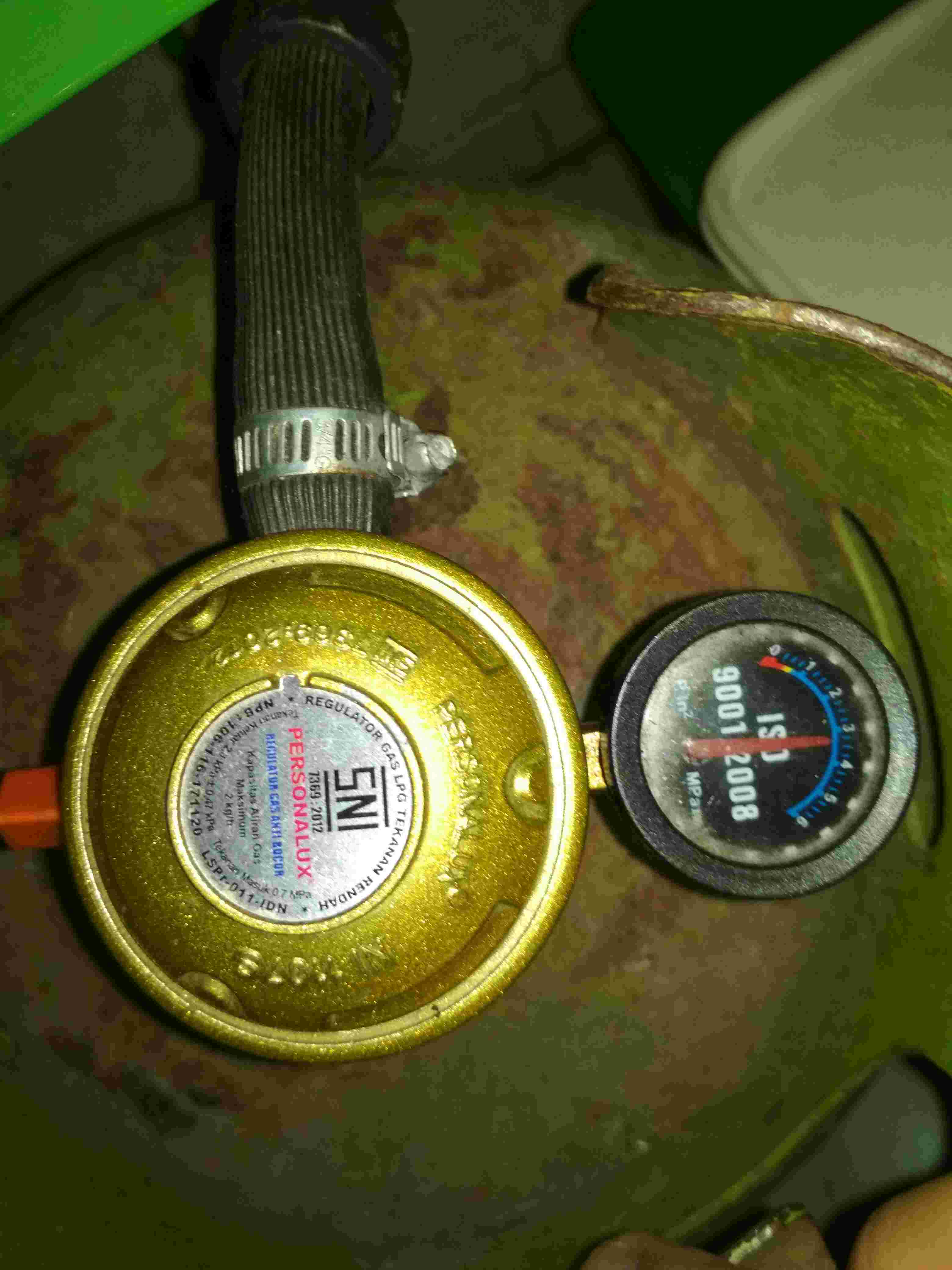 Selang Kompor Gas Dengan Regulator Meter Merek Personalux (paket)