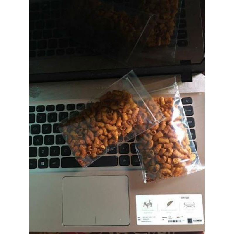 

Makaroni super pedas daun jeruk