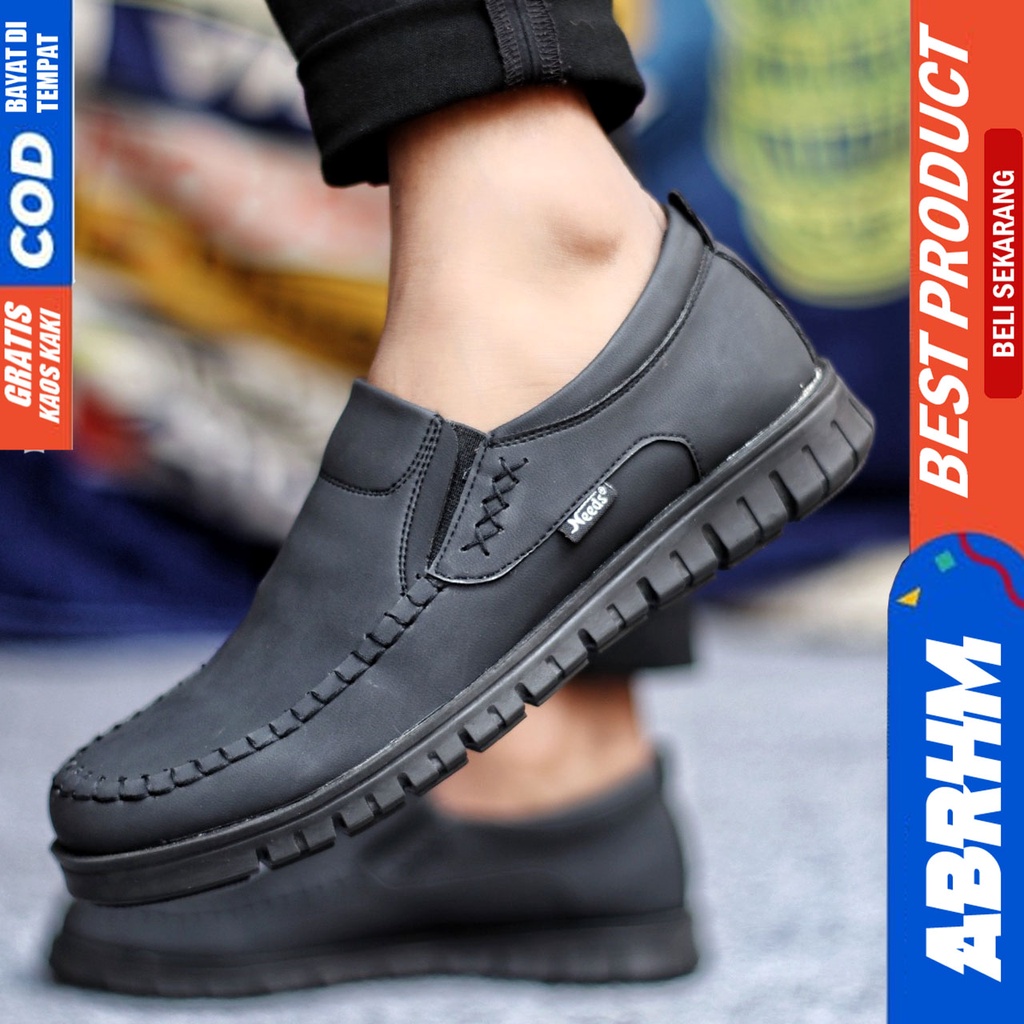 Sepatu Casual Pria Slip On Kasual Formal Kulit Pu  Kerja Kantor Kondangan Hitam ABRHM BLENO