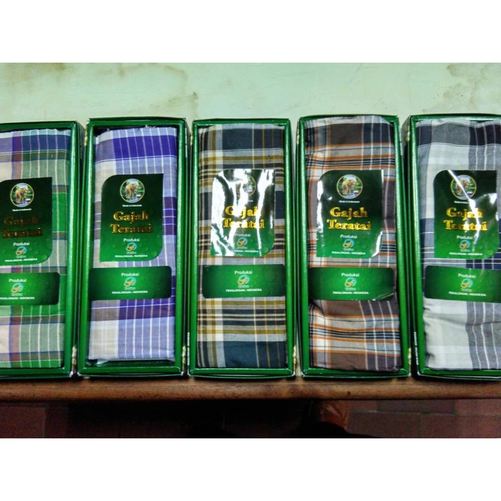 Sarung Gajah Teratai