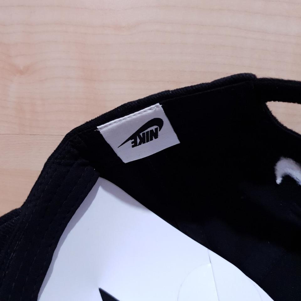 Produk TOPI POLO CAPS NIKE X DENNIS RODMAN BLACK 83 ➨ (Diskon)