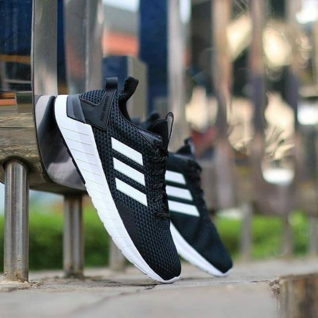 SEPATU ADIDAS QUESTAR RIDE. Condition : BNWB