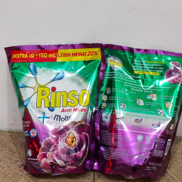 Rinso Molto Perfume Essence Deterjen Cair 1.65L sabun cuci baju cair