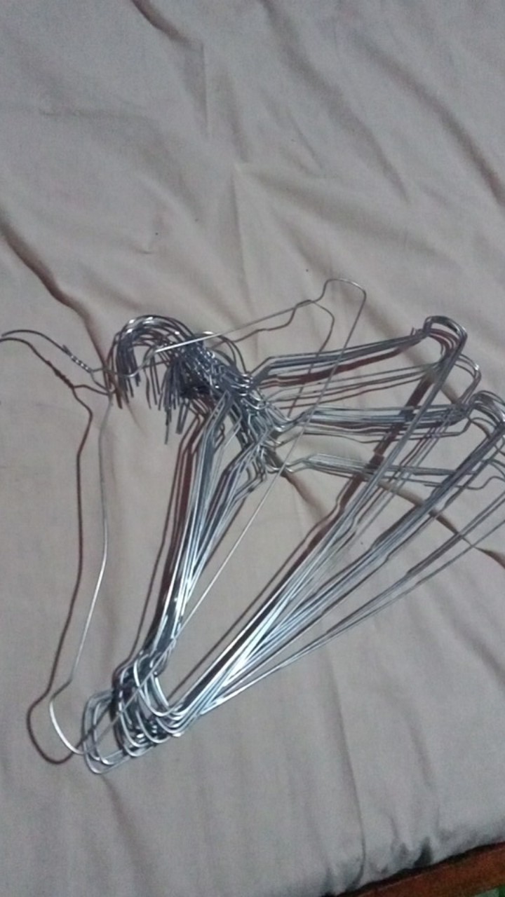 Gantungan Baju Kawat / Hanger Kawat Set Isi 10