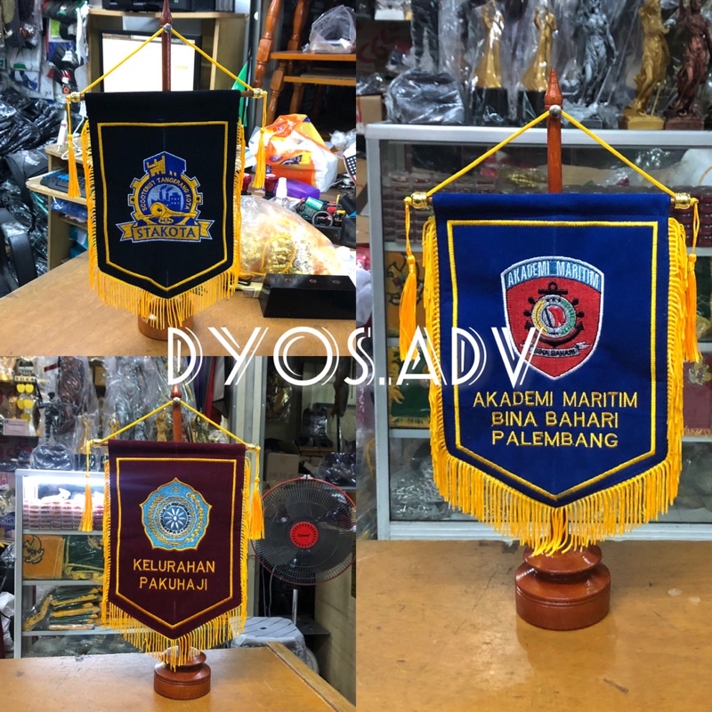 Bendera vandel bordir komputer custom + tiang vandel meja