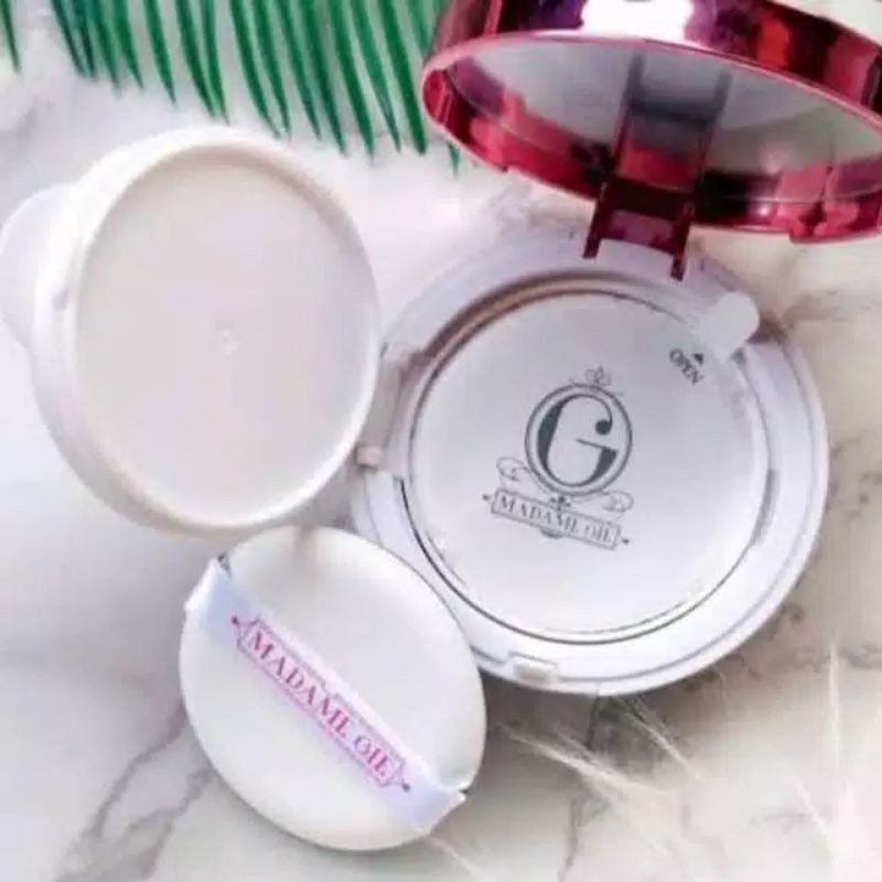 MADAM GIE  CHUSION BEDAK MADAM GIE