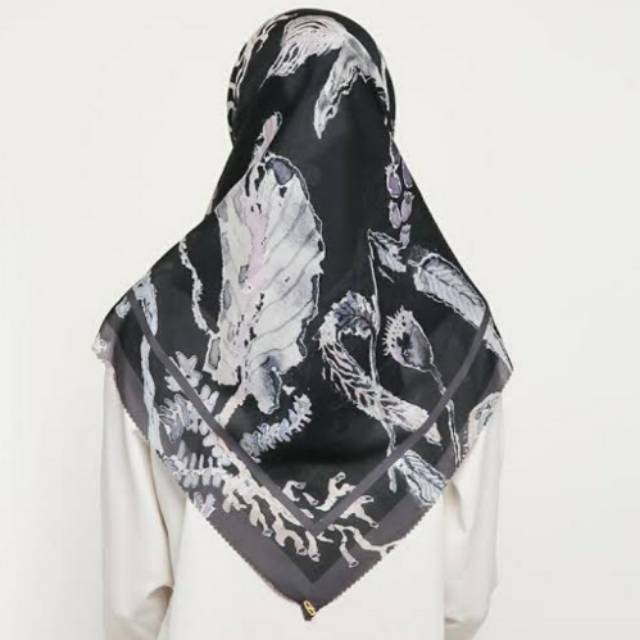 Buttonscarves BORA BORA BLACK PEARL, HORIZON, OCEAN Hydrangea