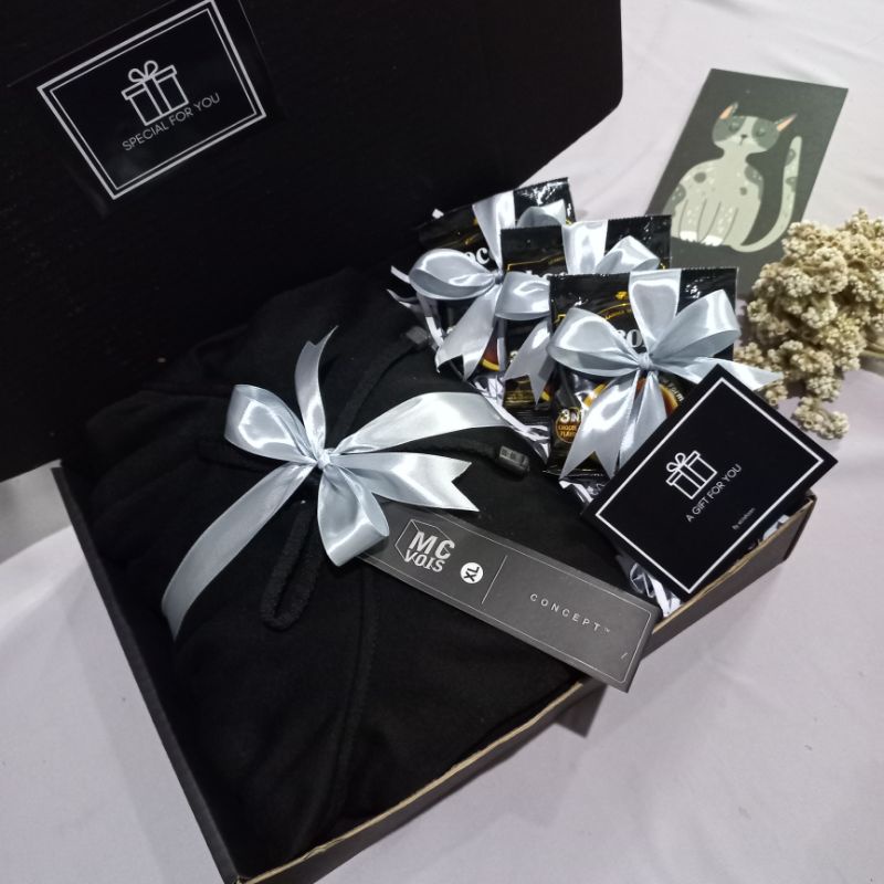 [HOODIE D] GIFT BOX HAMPERS COWOK/CEWEK PREMIUM GIFT BOX HOODIE BLACK SERIES HADIAH WISUDA KADO ULANG TAHUN GIFT BOX SNACK HAMPERS MAKANAN MINUMAN