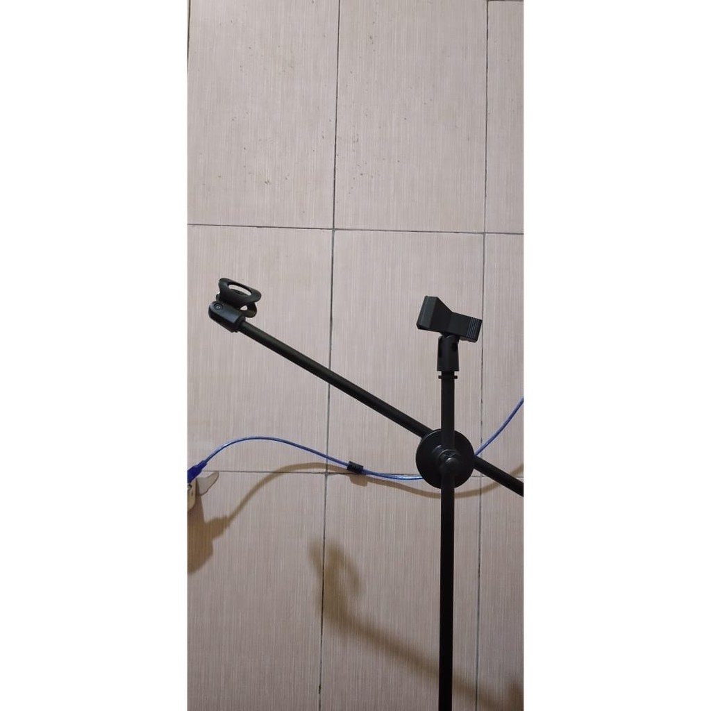 Original stand mic kaki BULAT karaoke holder BUNDAR mik TABLE tempat MICROPHONE gantungan mikrophone studio sound pro audio peganganTRIPOT asli EZT  STAND MIC KAKI BULAT  tinggi max 150- 180 cm bisa di atur sesuai ketinggian ke depan bisa 50 cm diameter p