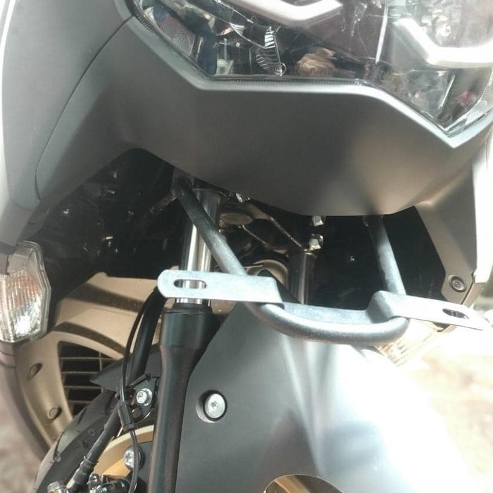 BESI BRAKET BRACKET TATAKAN DUDUKAN PLAT NOMER ALL NEW YAMAHA NMAX 2020 MODEL KUMIS ORIGINAL ASLI