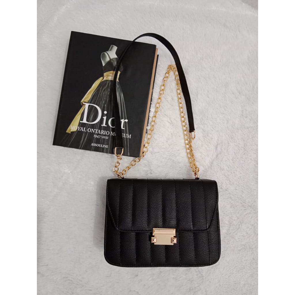 Slingbag Hitam Rantai Wanita Selempang IRVANBAGSHOP