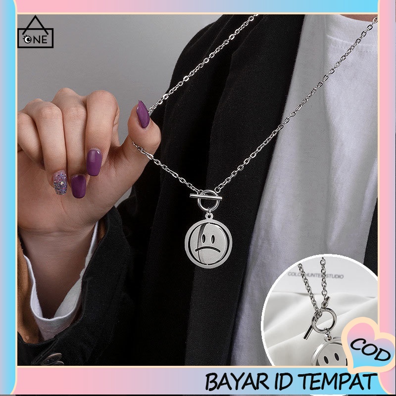COD❤Kalung Liontin Unisex Wajah Smiley Aksesoris Perhiasan Fashion Rotasi Punk Buckle A one