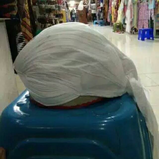 BLANGKON LIPAT PUTIH POLOS SLIWIR