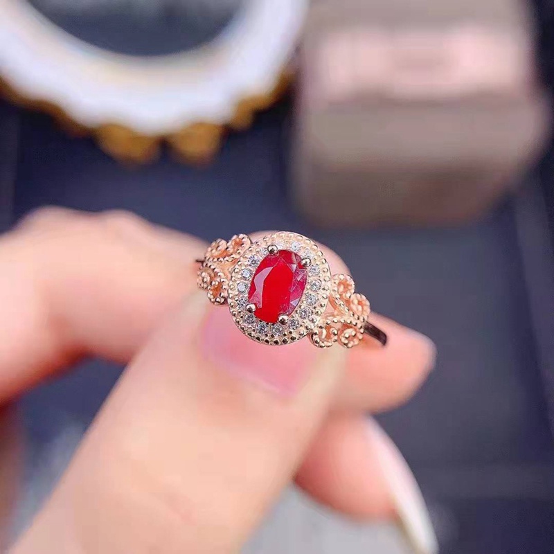 Cincin Wanita Bentuk Geometri Oval Hias Cubic Zirconia AAA Warna Merah Untuk Pernikahanpertunangan