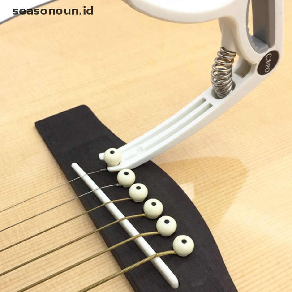 1 Capo Dan 5 Pick Untuk Gitar Akustik / Elektrik