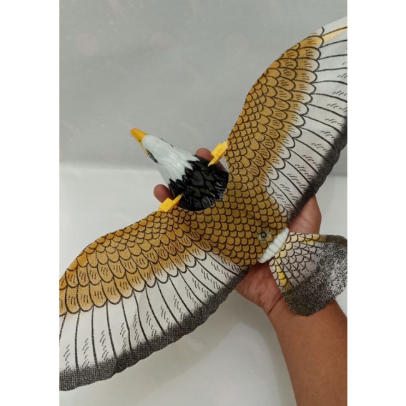 Mainan Burung Elang Baterai