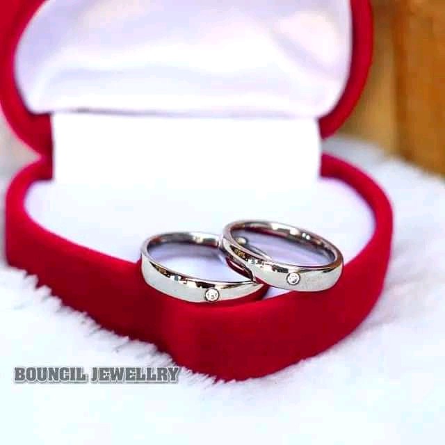 Cincin titanium couple / tunangan mata satu warna putih termurah