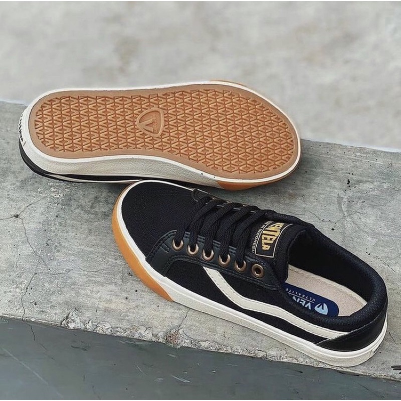 VENTELA REPUBLIC LOW BLACK GUM