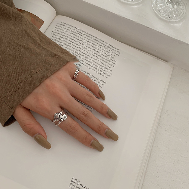 Cincin Desain Wajah Tersenyum Gaya Vintage Untuk Wanita