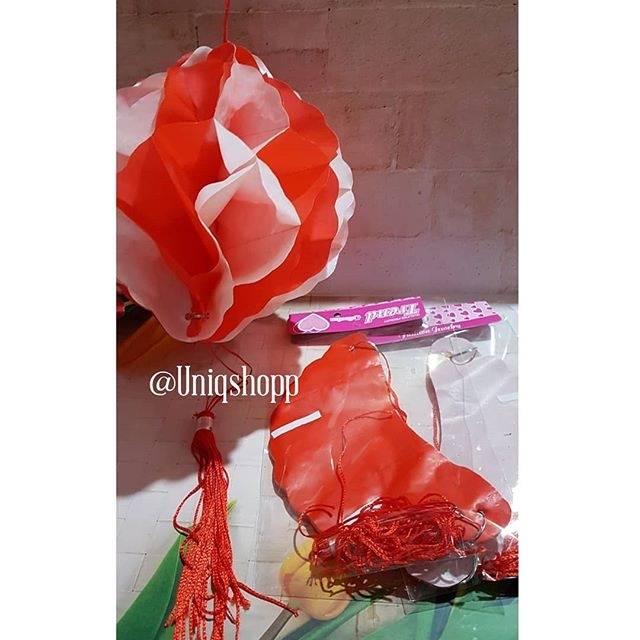 

Lampion hias merah putih