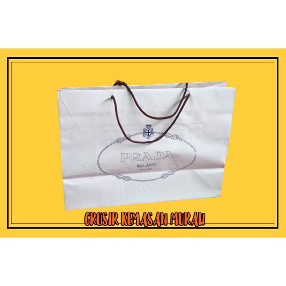 

Ukuran 37x15x25cm Shopping Bag PRADA / Paper Bag / Tas Belanja