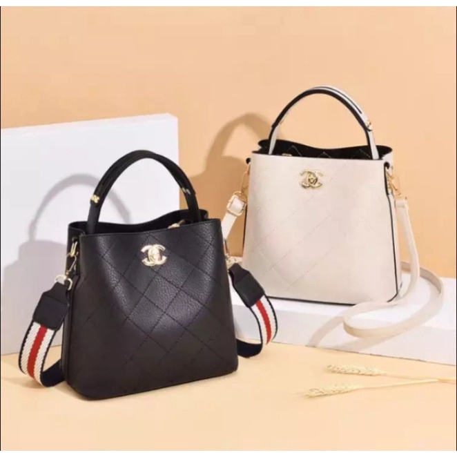 Tas Selempang Mini Wanita Tas Selempang Wanita Kekinian Tas Selempang Wanita Model Terbaru Tas Selempang Wanita Import Tas Batam Tas Import Tas Branded Anaya Store