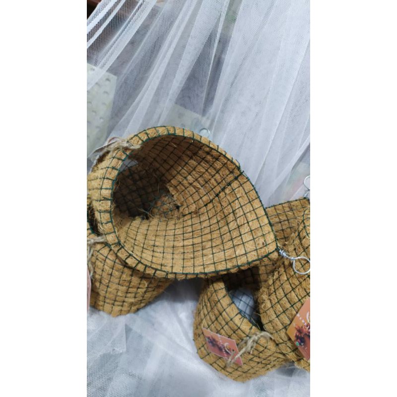 POT TEMPEL KERUCUT / POT ANGGREK BULAN / POT SABUT KELAPA