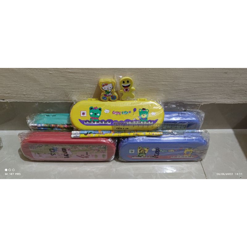

kotak pencil set