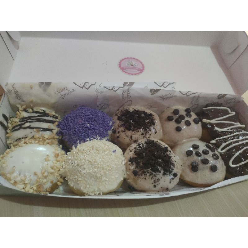 

donat glaze isi 10 UK sedang