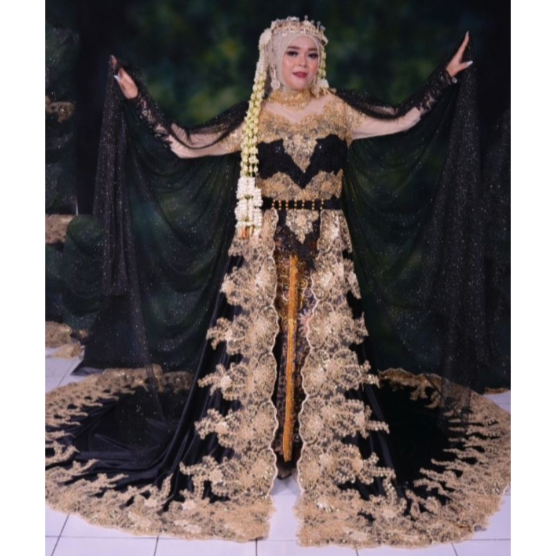 atasan kebaya plus ekor beludru