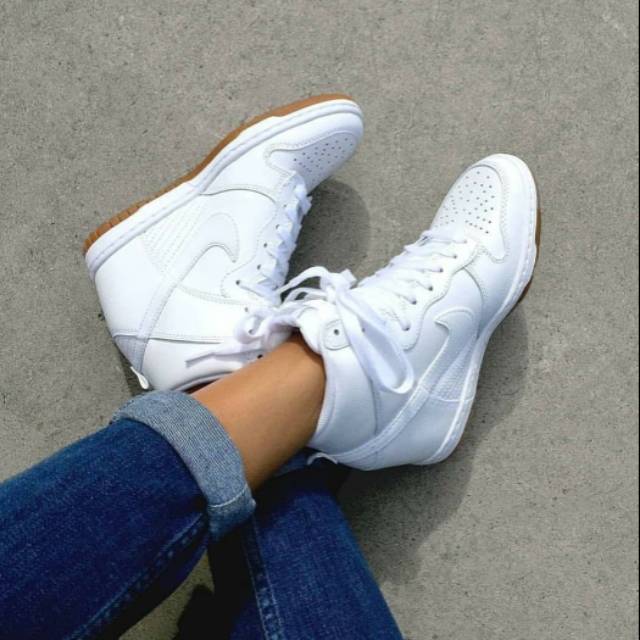 nike dunk sky hi black gum