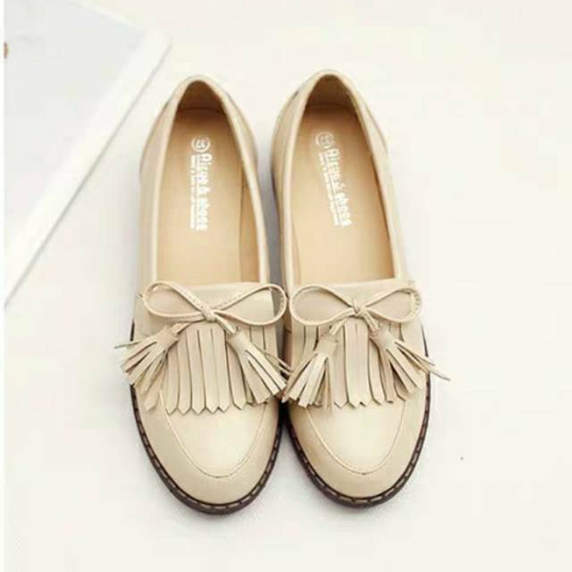 Sepatu Wanita Trending / Sepatu Docmart rumbe / Sepatu Loafers Wanita / Sepatu Flat Wanita / Bisa Bayar Di Tempat(cod)