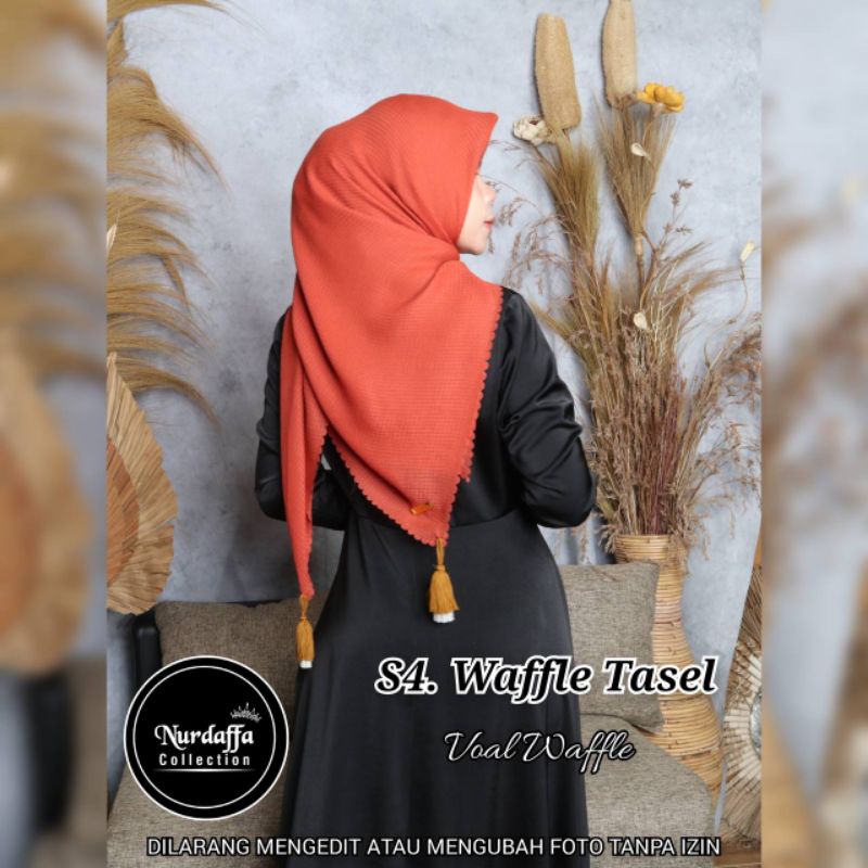 Jilbab S4 wafel pompom