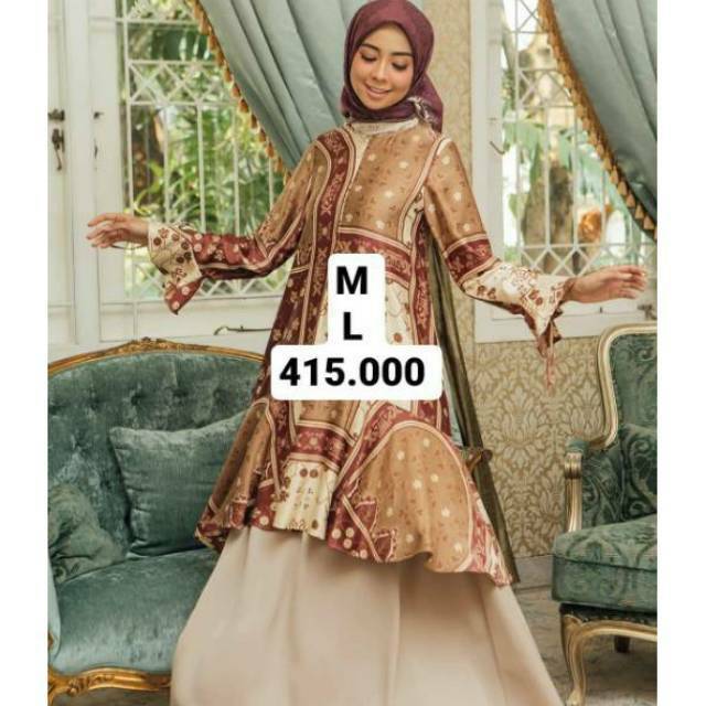 LALITA TUNIC MAROON WEARING KLAMBY | LALITA TUNIC CLAY WEARING KLAMBY