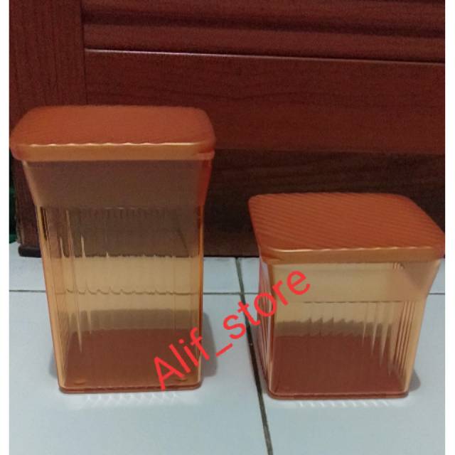 Family Mate Square Gold