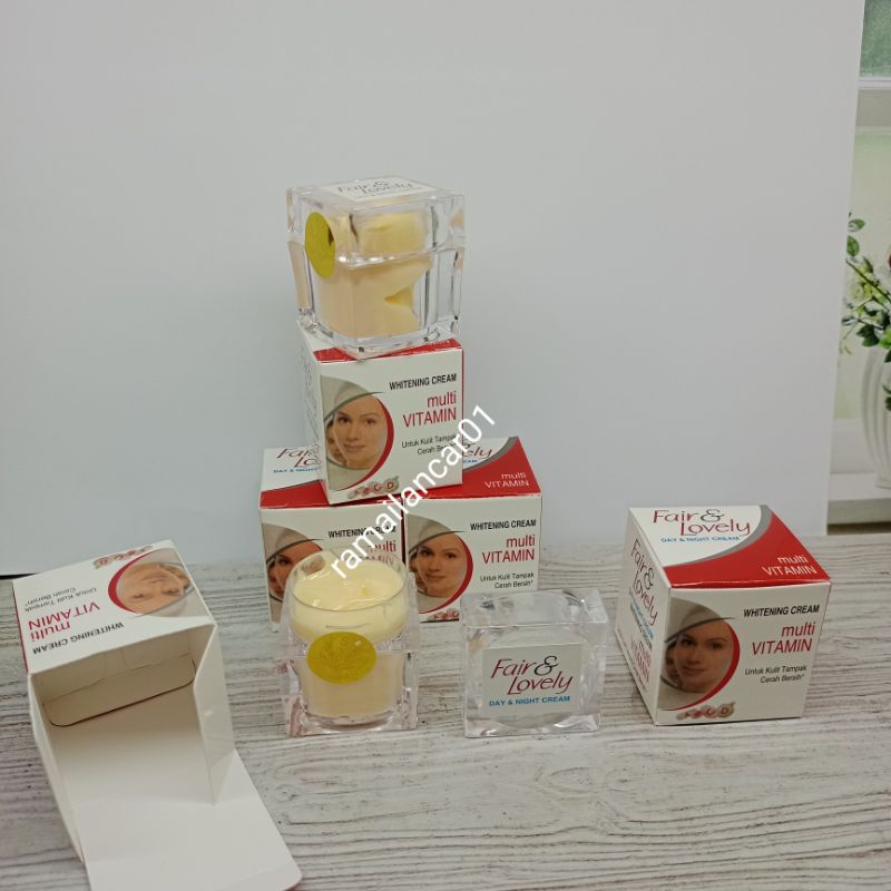 (pcs)Cream Fair and Lovely Super Siang&amp;Malam 2in1