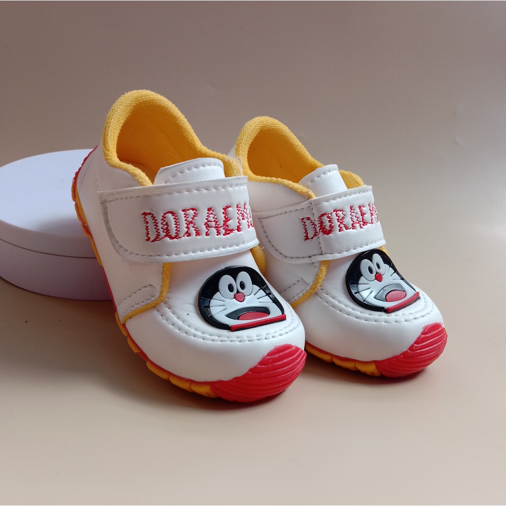 Sepatu anak bunyi bayi laki laki usia 1-3 tahun / sepatu balita murah-doraemon