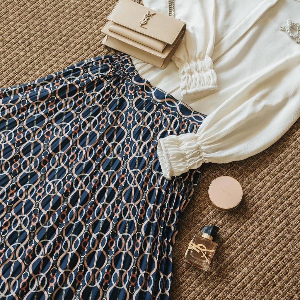 Wearing Klamby - Chain Skirt Navy