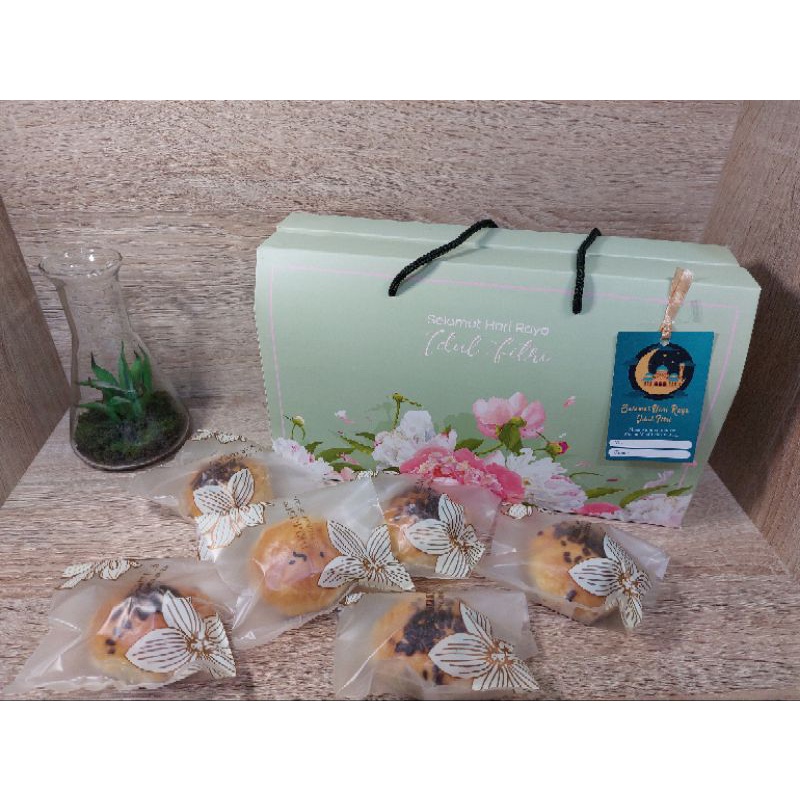 

Pia A3 Hampers Idul Fitri/Parcel Lebaran Makanan Kue Cantik dan Enak