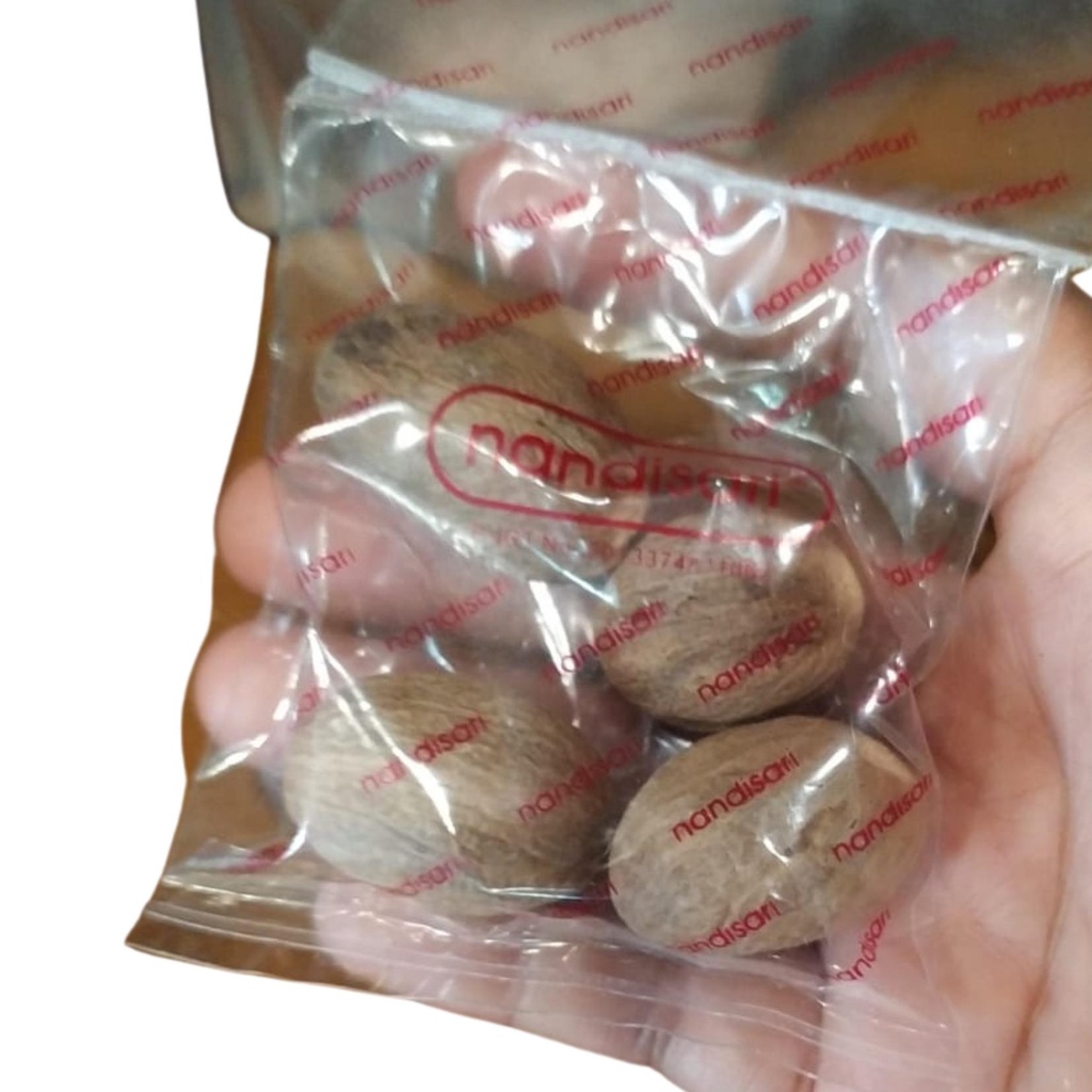 bumbu PALA UTUH rempah pala utuh 4 biji pala utuh belum dipecah