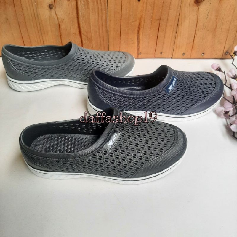 Sepatu Karet Pria ATT NPS 160 | Sepatu Slip On Selop Elastis | Sepatu Anti Air Uk _40-43