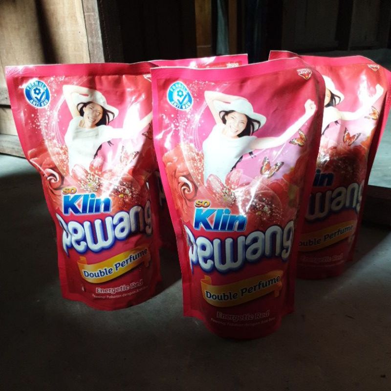 So Klin Pewangi pakaian 900 ml murah