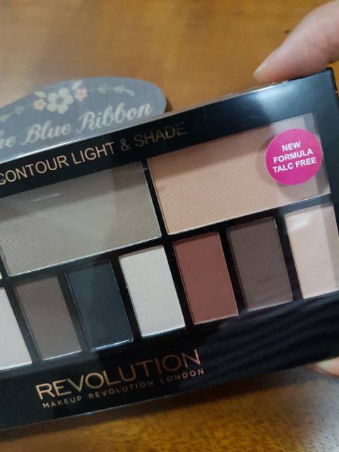 MAKEUP REVOLUTION EYESHADOW PALETTE