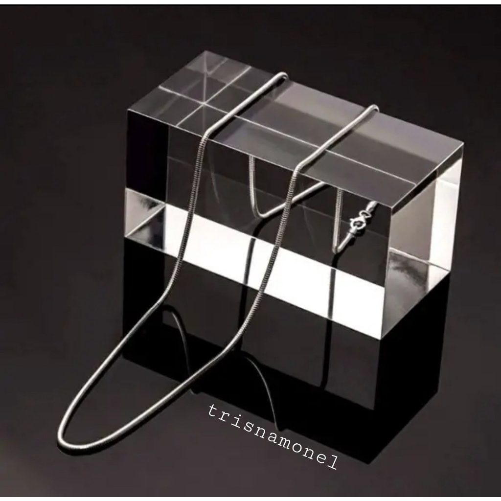 KALUNG TITANIUM PRIA DAN WANITA ANTI KARAT MOTIF BULAT