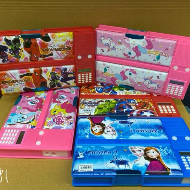 

Tempat Pensil Magnet Tombol Besar Karakter + Kalkulator
