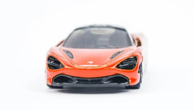 Tomica Reguler No 57 Mclaren 720S Orange TAKARA TOMY