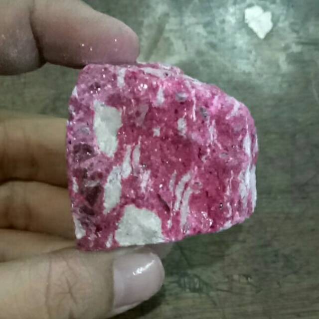 

Kemenyan merah